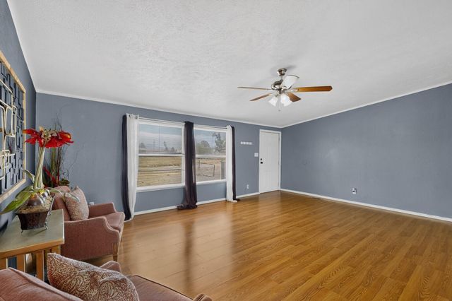 21 Valencia Drive, Los Lunas, NM 87031