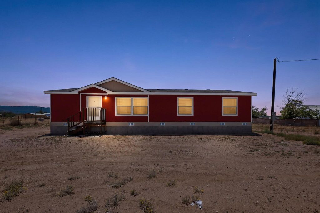 21 Valencia Drive, Los Lunas, NM 87031