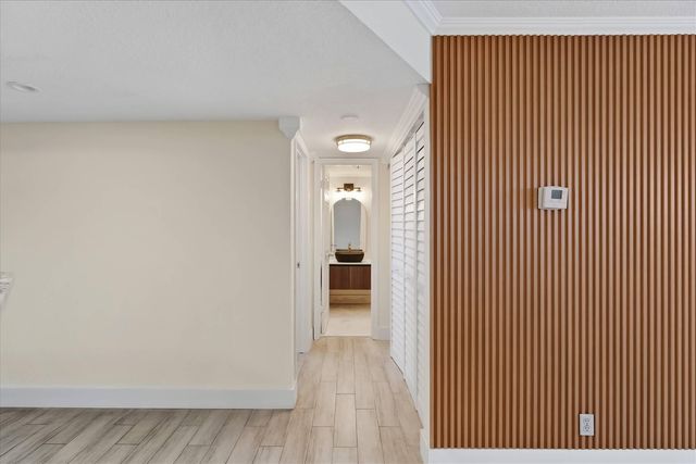 115 Lake Emerald Drive 304, Oakland Park, FL 33309