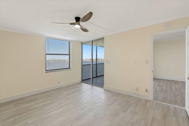 115 Lake Emerald Drive 304, Oakland Park, FL 33309