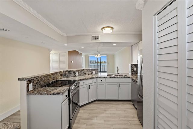 115 Lake Emerald Drive 304, Oakland Park, FL 33309