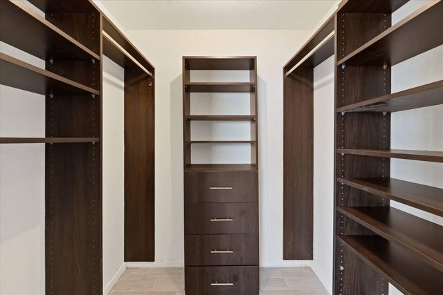 115 Lake Emerald Drive 304, Oakland Park, FL 33309