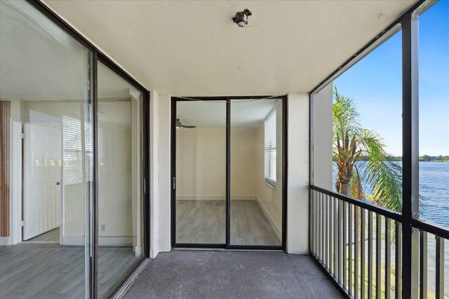 115 Lake Emerald Drive 304, Oakland Park, FL 33309