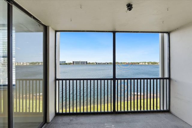 115 Lake Emerald Drive 304, Oakland Park, FL 33309