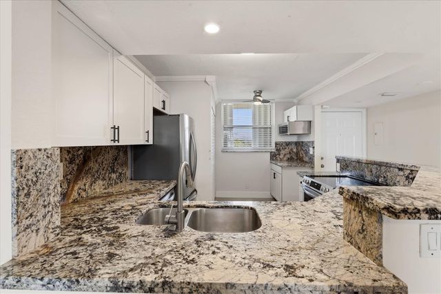 115 Lake Emerald Drive 304, Oakland Park, FL 33309