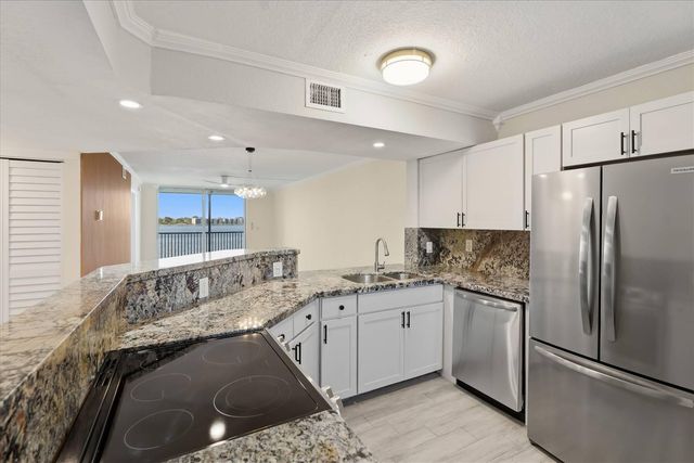 115 Lake Emerald Drive 304, Oakland Park, FL 33309
