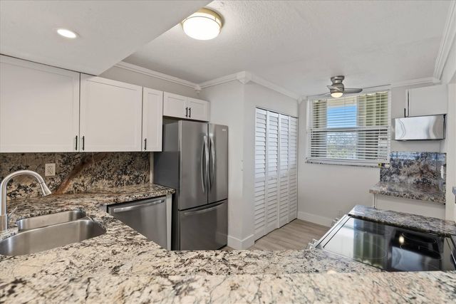 115 Lake Emerald Drive 304, Oakland Park, FL 33309