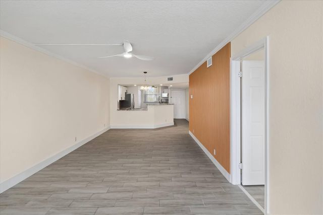 115 Lake Emerald Drive 304, Oakland Park, FL 33309