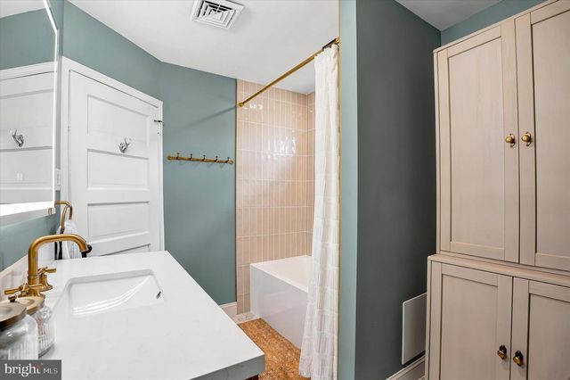 222 CROOKED LN, King Of Prussia, PA 19406