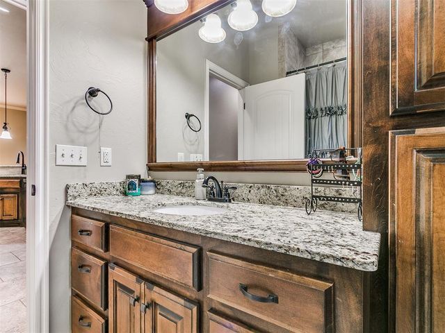 4605 E Pikeys Trail, Tuttle, OK 73089