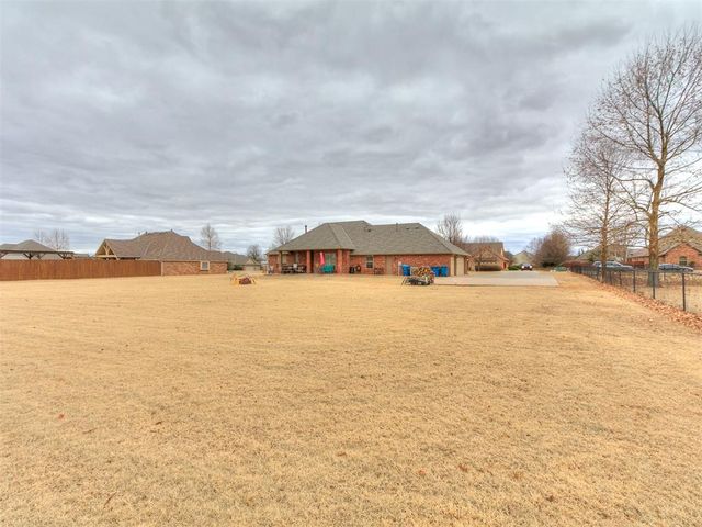 4605 E Pikeys Trail, Tuttle, OK 73089