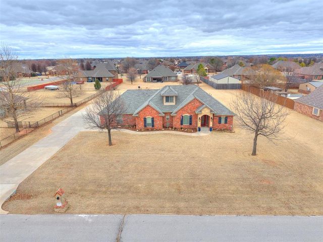 4605 E Pikeys Trail, Tuttle, OK 73089