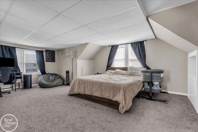 21945 Ridgeway Street, Saint Clair Shores, MI 48080