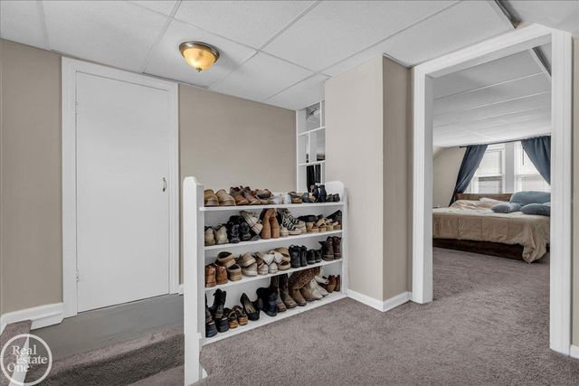 21945 Ridgeway Street, Saint Clair Shores, MI 48080