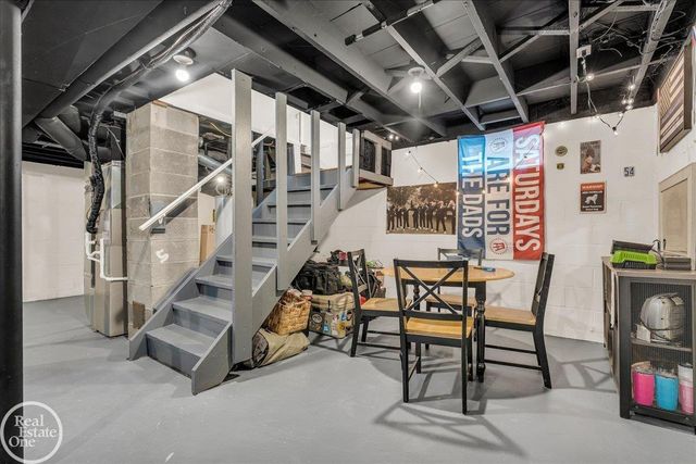 21945 Ridgeway Street, Saint Clair Shores, MI 48080