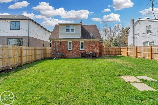 21945 Ridgeway Street, Saint Clair Shores, MI 48080