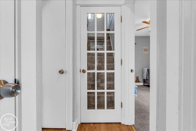 21945 Ridgeway Street, Saint Clair Shores, MI 48080