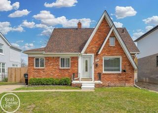 21945 Ridgeway Street, Saint Clair Shores, MI 48080