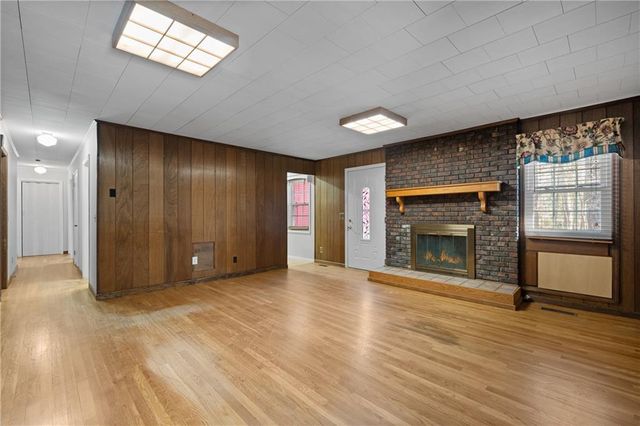 192 Saxon Court, Canton, GA 30114