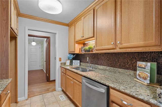 192 Saxon Court, Canton, GA 30114