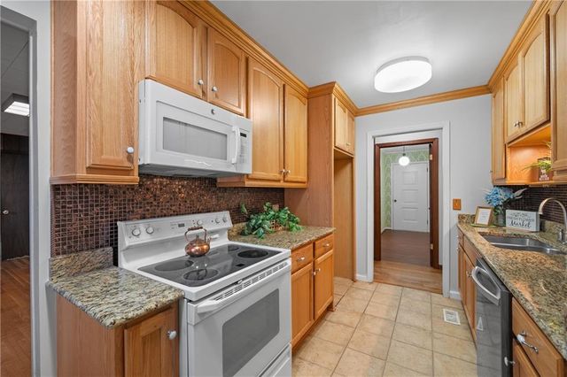 192 Saxon Court, Canton, GA 30114