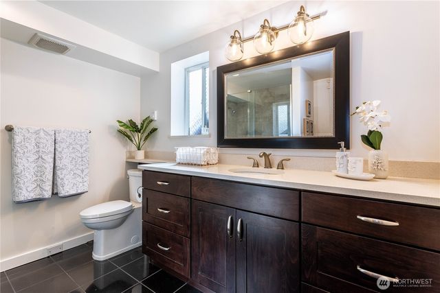 3905 NE 6th Street, Renton, WA 98056