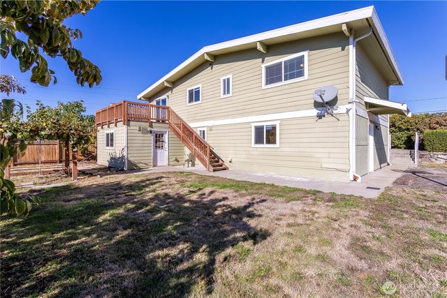 3905 NE 6th Street, Renton, WA 98056