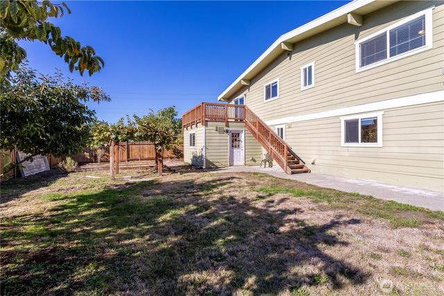 3905 NE 6th Street, Renton, WA 98056