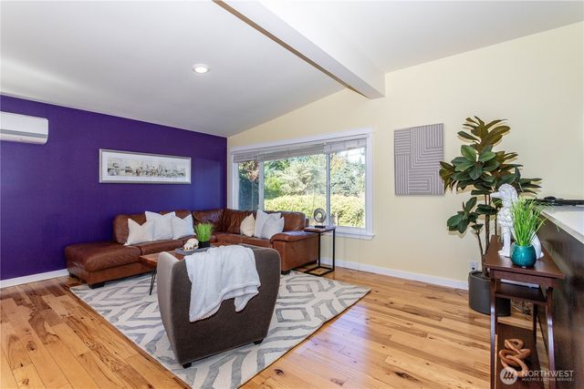 3905 NE 6th Street, Renton, WA 98056