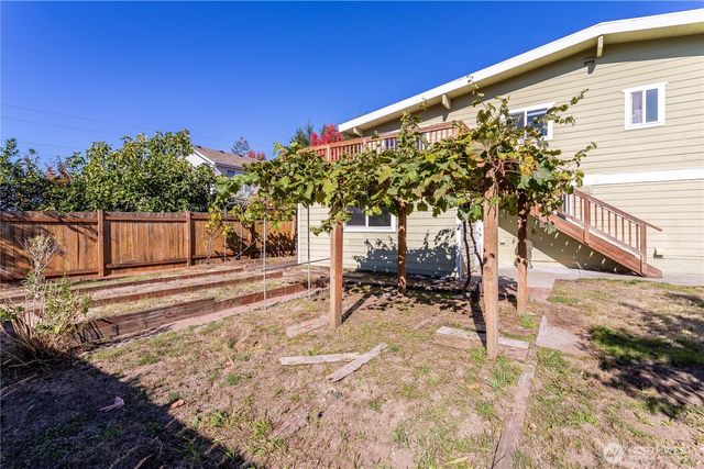 3905 NE 6th Street, Renton, WA 98056