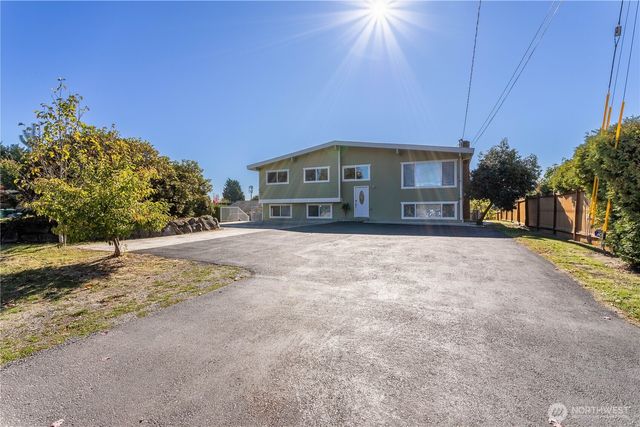 3905 NE 6th Street, Renton, WA 98056