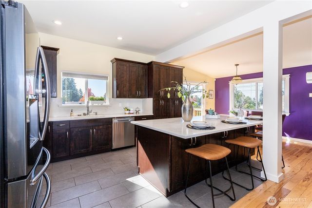 3905 NE 6th Street, Renton, WA 98056