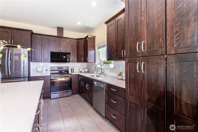 3905 NE 6th Street, Renton, WA 98056