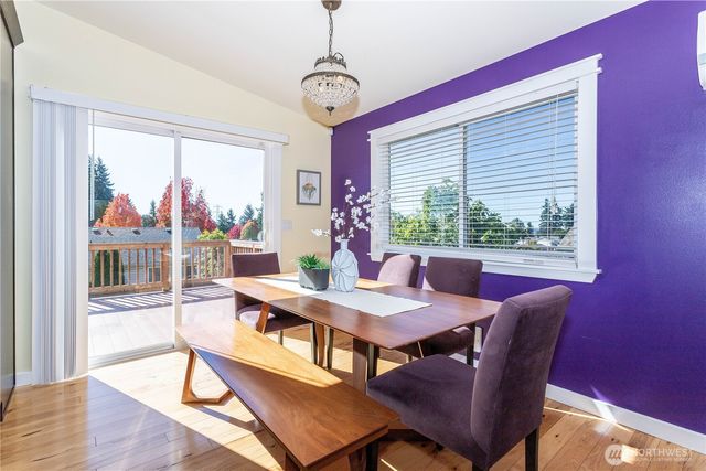 3905 NE 6th Street, Renton, WA 98056