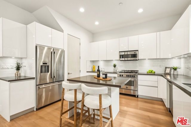 11500 National Boulevard 118, Los Angeles, CA 90064