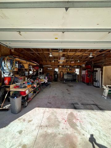 8417 N Broadway St, Valley Center, KS 67147