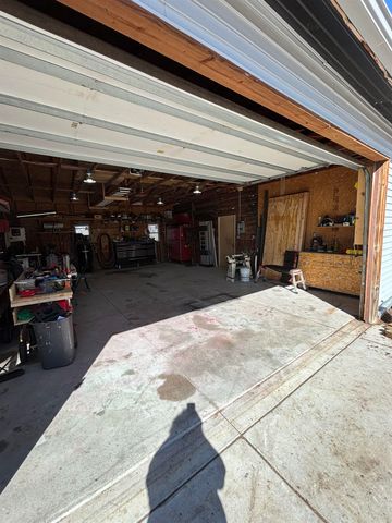 8417 N Broadway St, Valley Center, KS 67147