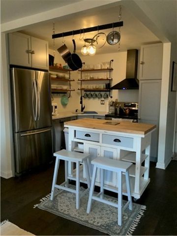 111 E Chestnut Street 19B, Chicago, IL 60611