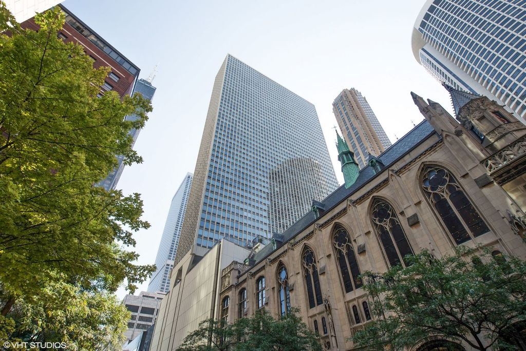 111 E Chestnut Street 19B, Chicago, IL 60611