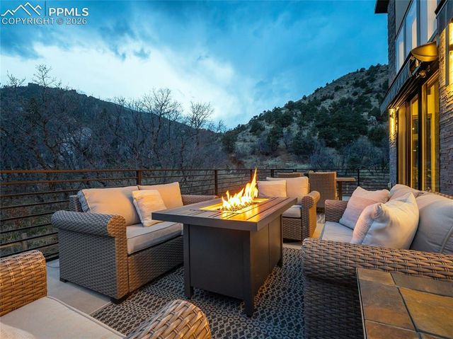 284 Crystal Park Road, Manitou Springs, CO 80829