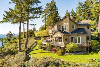 307 Lake Hancock Drive, Coupeville, WA 98239
