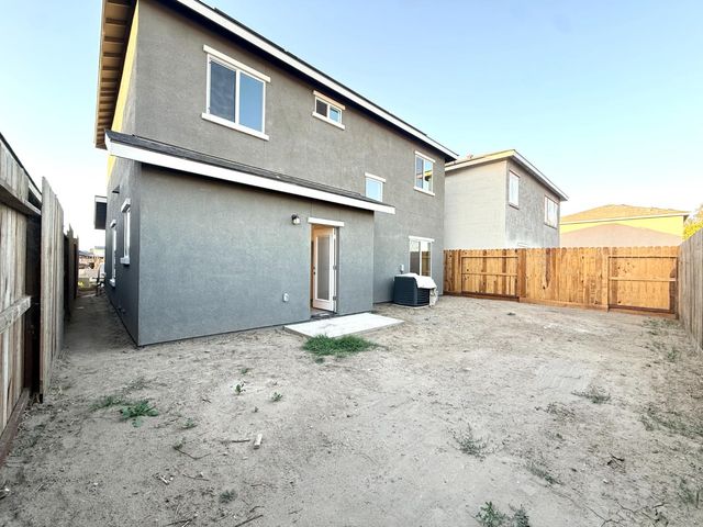 52 Sedona Dr, Merced, CA 95341