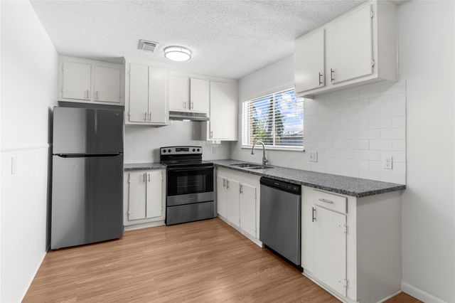 2325 15th Avenue N, Texas City, TX 77590