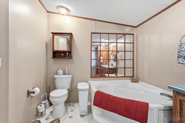 11493 Highland Hills Drive, Paint Twp, OH 45133