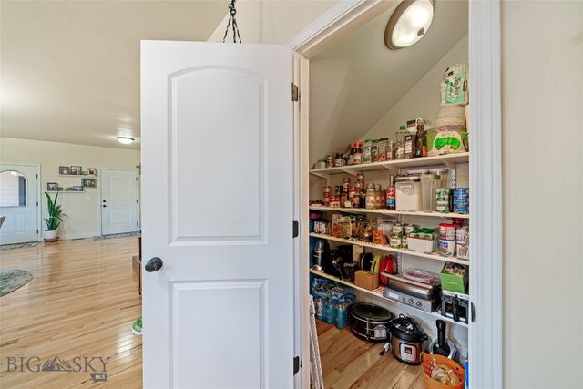 304 Farmall Lane, Manhattan, MT 59741