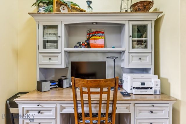 304 Farmall Lane, Manhattan, MT 59741