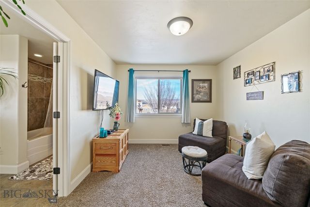 304 Farmall Lane, Manhattan, MT 59741