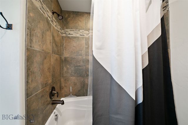 304 Farmall Lane, Manhattan, MT 59741