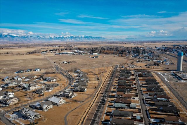 304 Farmall Lane, Manhattan, MT 59741