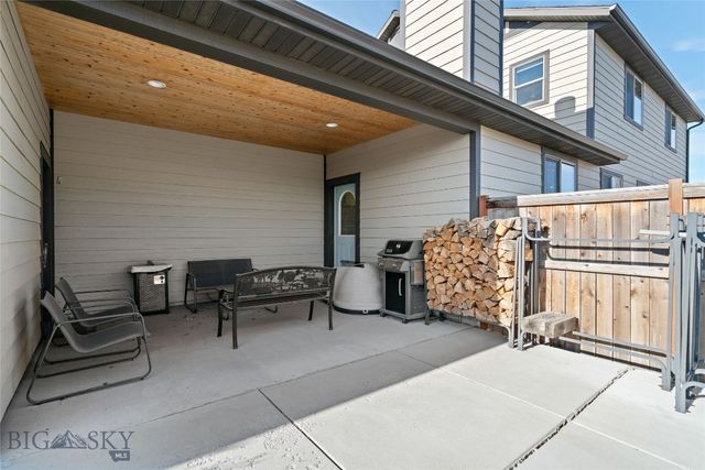 304 Farmall Lane, Manhattan, MT 59741